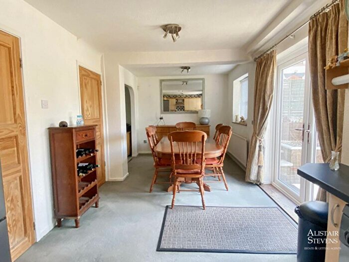 3 Bedroom Town House For Sale In Percival Walk, Oldham, OL2