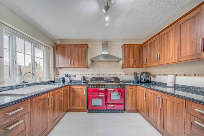 3 Bedroom Terraced House To Rent In Deansway, Bromsgrove, Worcestershire, B61