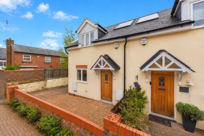 2 Bedroom House To Rent In George Street, Markyate, St. Albans, Hertfordshire, AL3