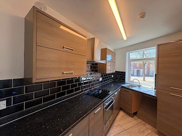 1 Bedroom Flat To Rent In Market Street, Huthwaite, NG17