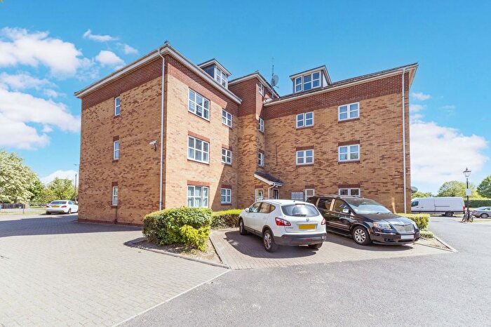 2 Bedroom Flat For Sale In Cannon Gate, Slough, SL2