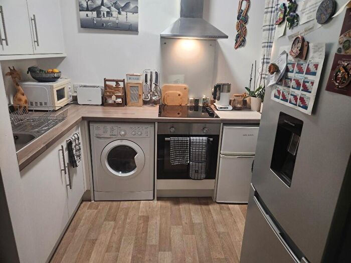 Studio To Rent In Victoria Road, Southampton, Hampshire, SO31