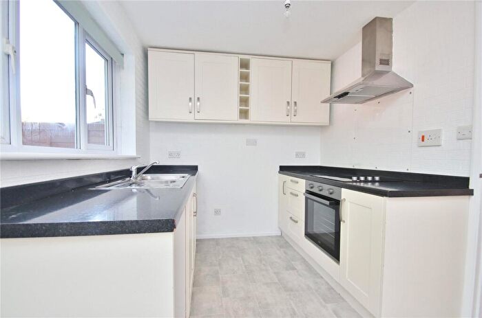 2 Bedroom End Of Terrace House To Rent In Cotswold Close, Verwood, Dorset, BH31