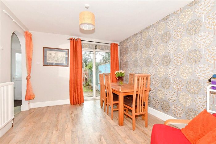 3 Bedroom Terraced House For Sale In Dymchurch Road, Hythe, Kent, CT21