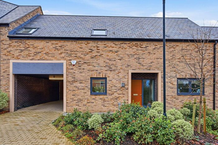 3 Bedroom Semi-Detached House For Sale In Halcyon Place, Brentwood, CM14