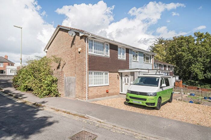 3 Bedroom End Terrace House For Sale In Heather Gardens, Fareham, Hampshire, PO15
