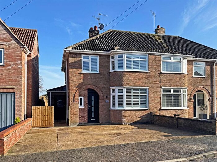 3 Bedroom Semi Detached House To Rent In Argyll Way, Stamford, PE9