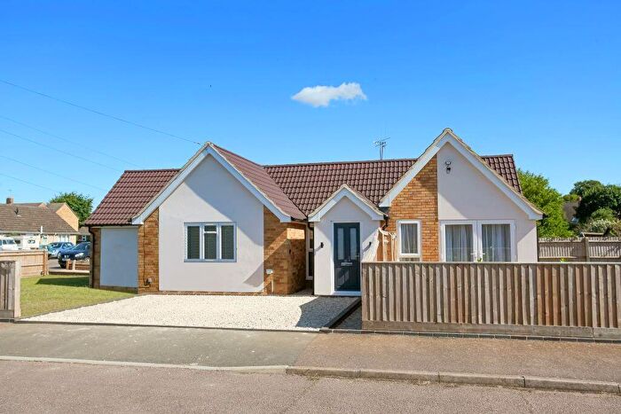 3 Bedroom Detached Bungalow For Sale In St Annes Road, Banbury, OX16