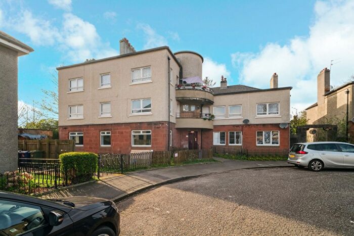 3 Bedroom Flat For Sale In Jessiman Square, Renfrewshire, Renfrew, PA4