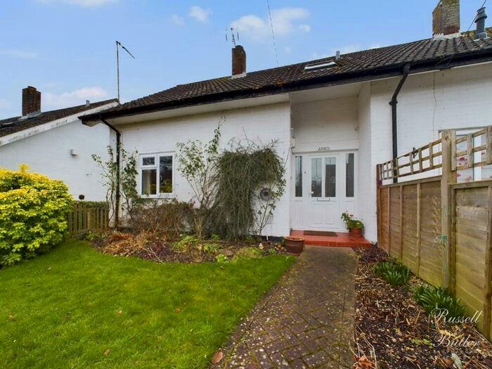 3 Bedroom Semi-Detached House For Sale In West Street, Adstock, MK18