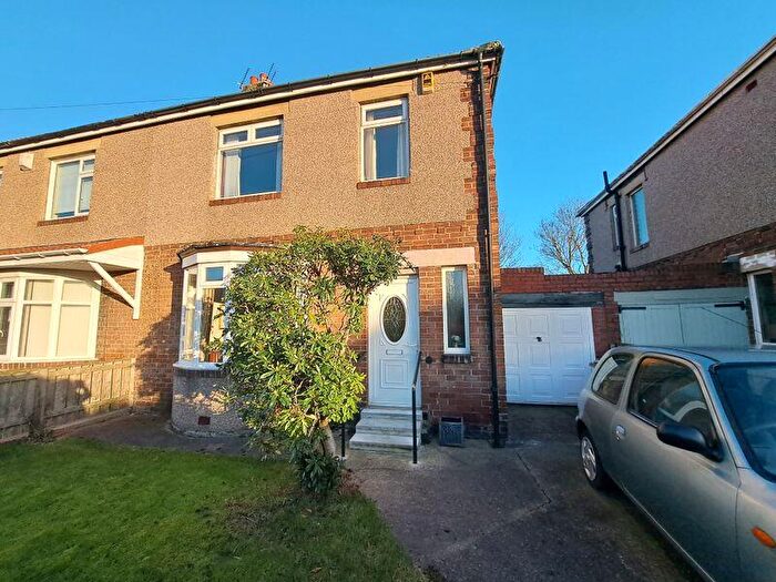 3 Bedroom Semi-Detached House For Sale In Whinneyfield Road, Newcastle Upon Tyne, NE6