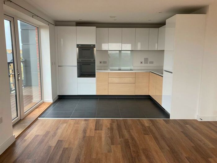 2 Bedroom Flat To Rent In Baneberry Lodge Huntingdon Road, Harold Wood, RM3