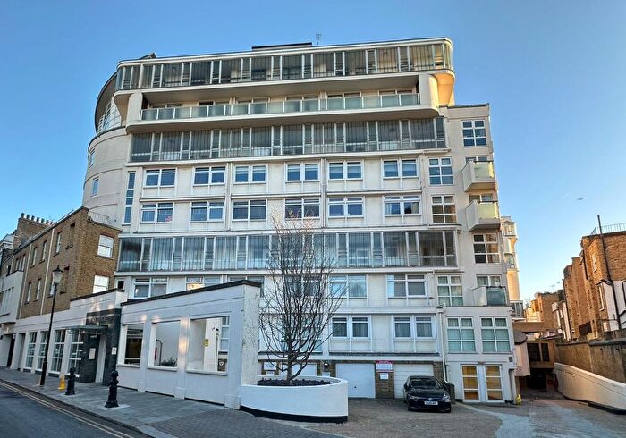 2 Bedroom Flat For Sale In Flat Ranelagh House, - Elystan Place, London, SW3