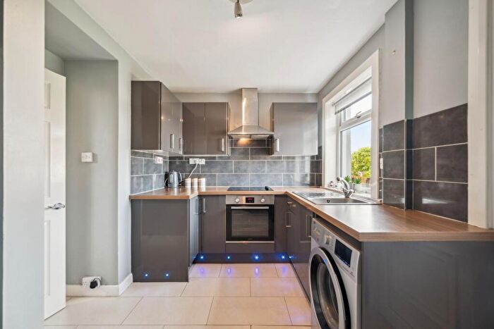 2 Bedroom Terraced House For Sale In Drysdale Avenue, Whitburn, EH47