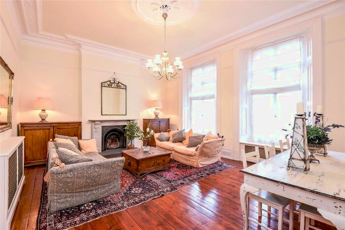 2 Bedroom Flat To Rent In Addison Road, Holland Park, London, W14
