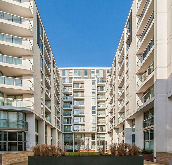 1 Bedroom Flat For Sale In Lanterns Way, London, E14