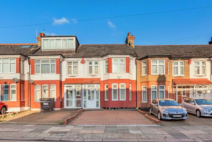 3 Bedroom Terraced House To Rent In Farm Road, London, N21