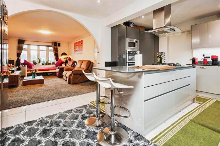 4 Bedroom Detached House For Sale In Olliver Close, Halesowen, B62