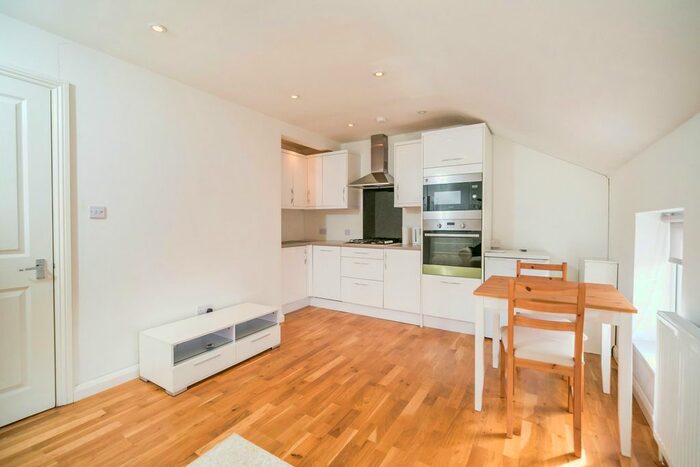 1 Bedroom Flat To Rent In Waylen Street, Reading, RG1