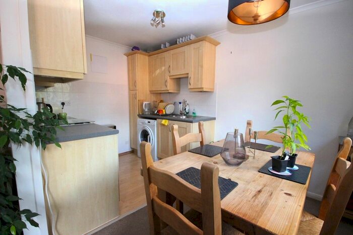 1 Bedroom Flat To Rent In Hillside Road, St Albans, AL1