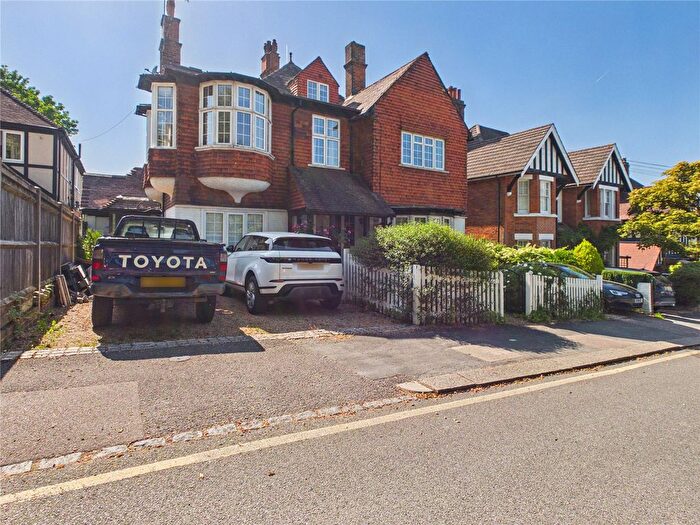 2 Bedroom Maisonette To Rent In Crossland Road, Redhill, Surrey, RH1