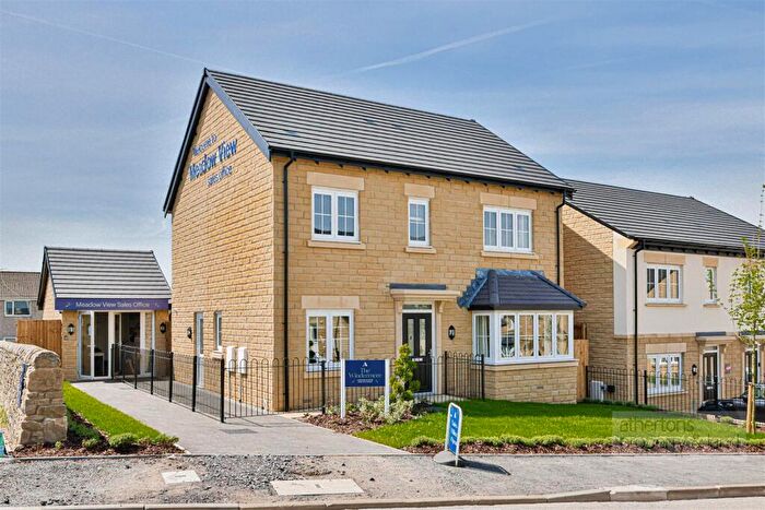 4 Bedroom Detached House For Sale In Meadow View Close, Worsthorne, Burnley, BB10