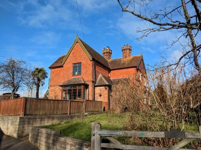 4 Bedroom Property To Rent In Billingshurst Road, Wisborough Green, Billingshurst, RH14