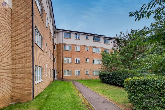 2 Bedroom Flat To Rent In Bradmore Court, Enstone Road, EN3