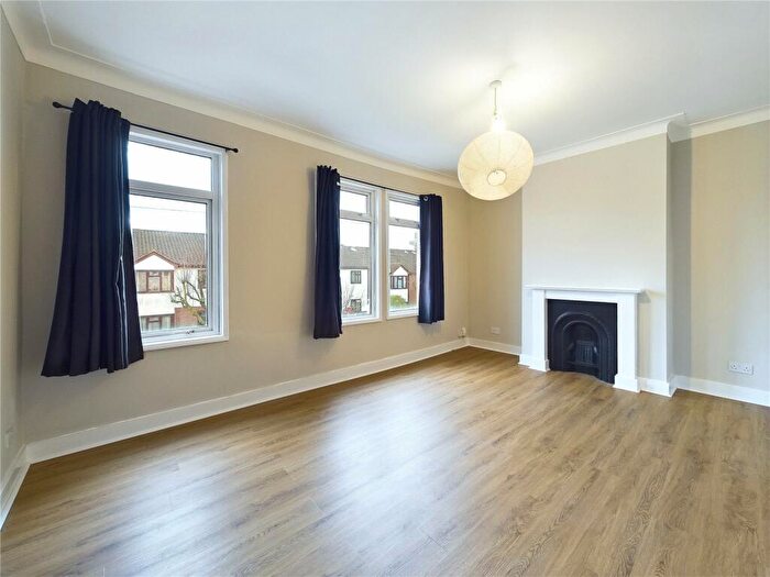 2 Bedroom Flat To Rent In Cairo Road, Walthamstow, E17