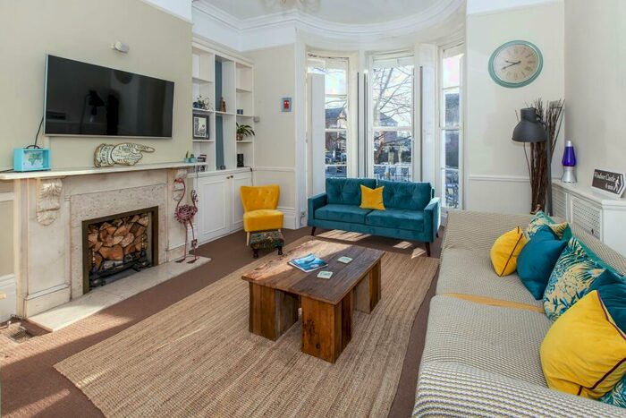 2 Bedroom Apartment To Rent In Osborne Road, SL4