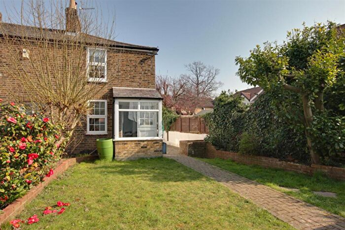 2 Bedroom Cottage To Rent In Dunmow Road, Bishop's Stortford, CM23