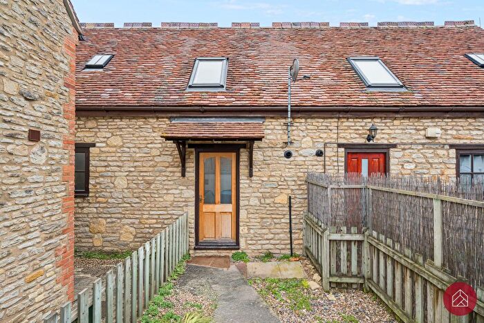 1 Bedroom Terraced House For Sale In Victoria Road, Bicester, OX26