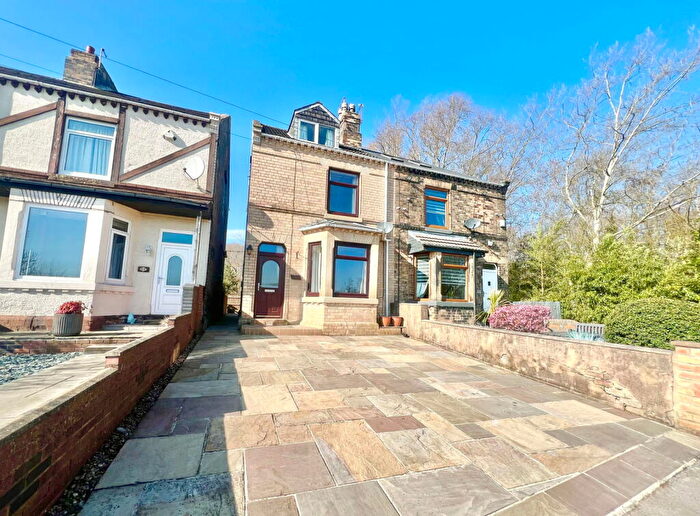 3 Bedroom Semi-Detached House For Sale In Littlefield Lane, Wombwell, S73