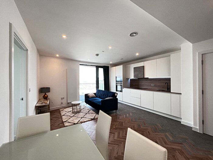 2 Bedroom Flat To Rent In Makers Yard, London, E3