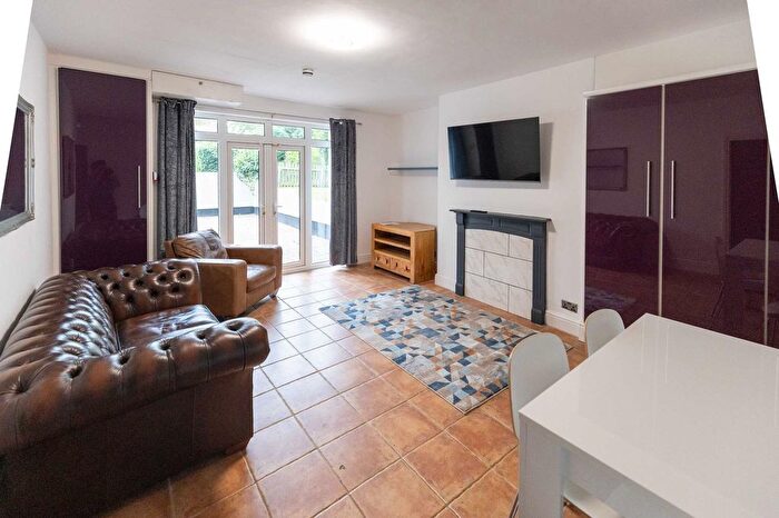 1 Bedroom Flat To Rent In A Richmond Road, Leeds, LS6