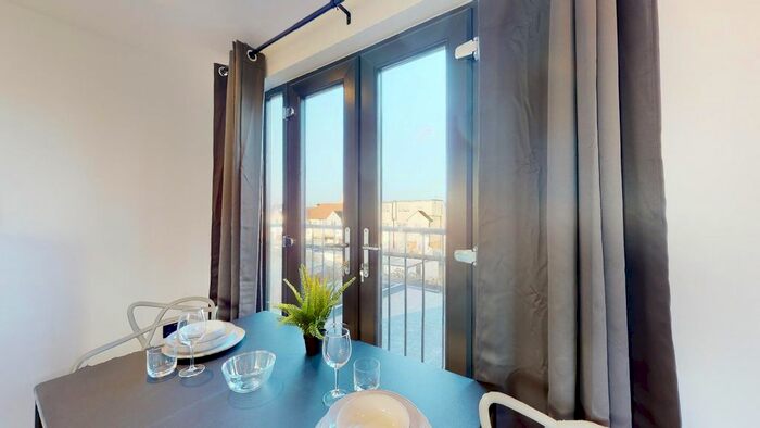 Studio To Rent In Court Way, London, W3