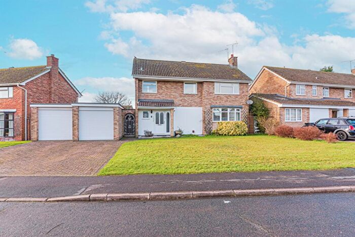 4 Bedroom Detached House To Rent In Woodrow Drive, Wokingham, RG40