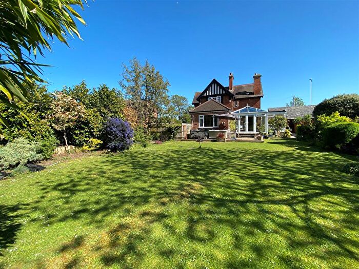 2 Bedroom Detached House For Sale In Tewkesbury Road, Twigworth, GL2