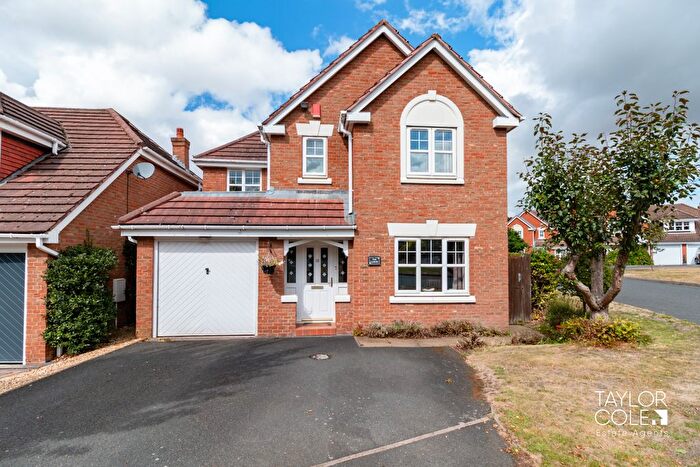 4 Bedroom Detached House For Sale In Kensington Drive, Tamworth, B79
