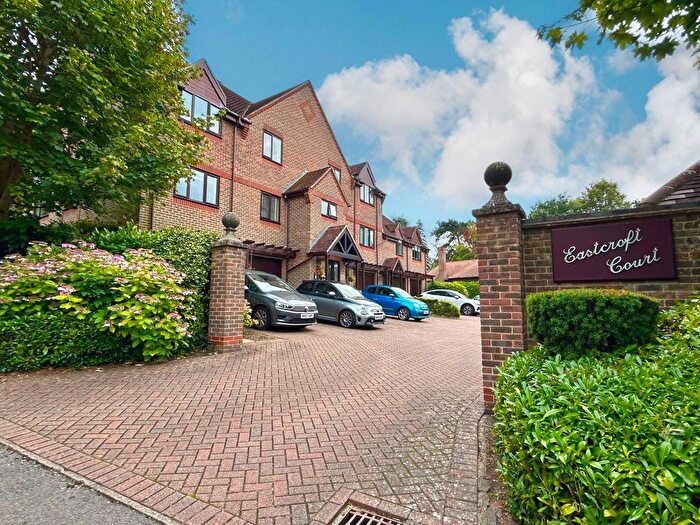 2 Bedroom Flat To Rent In Eastcroft Court, Albury Road, Guildford, GU1