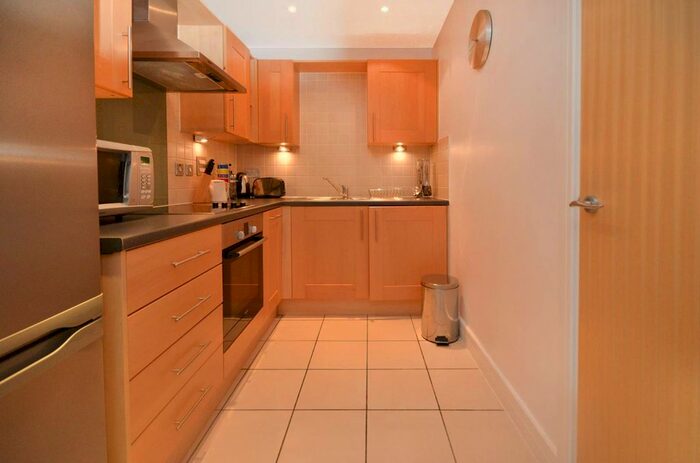 2 Bedroom Flat To Rent In Stanley Road, Woking, GU21