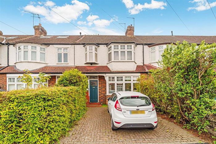 3 Bedroom Property To Rent In Meadow Close, Raynes Park, SW20