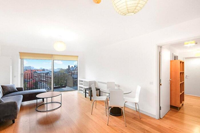 2 Bedroom Flat To Rent In Steedman Street, Elephant And Castle, London, SE17