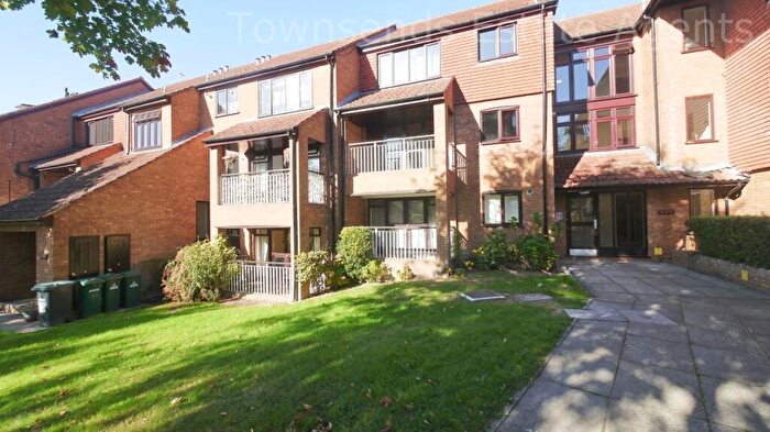 2 Bedroom Flat For Sale In Woodhouse Eaves, Northwood, HA6