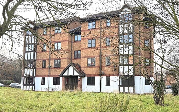 1 Bedroom Flat To Rent In Frobisher Road, Erith, DA8