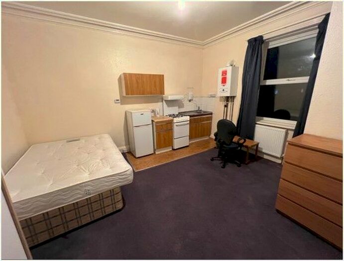 1 Bedroom Flat To Rent In Springwood Avenue, Huddersfield, HD1