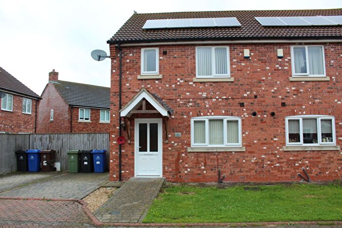 3 Bedroom Semi-Detached House To Rent In Exmoor Close, Healing, DN41