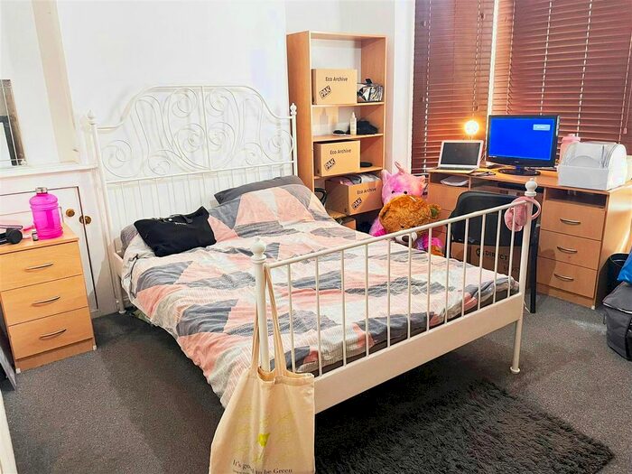 1 Bedroom Property To Rent In Richmond Road, Gillingham, ME7