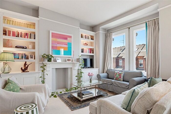 2 Bedroom Flat For Sale In Kathleen Road, SW11