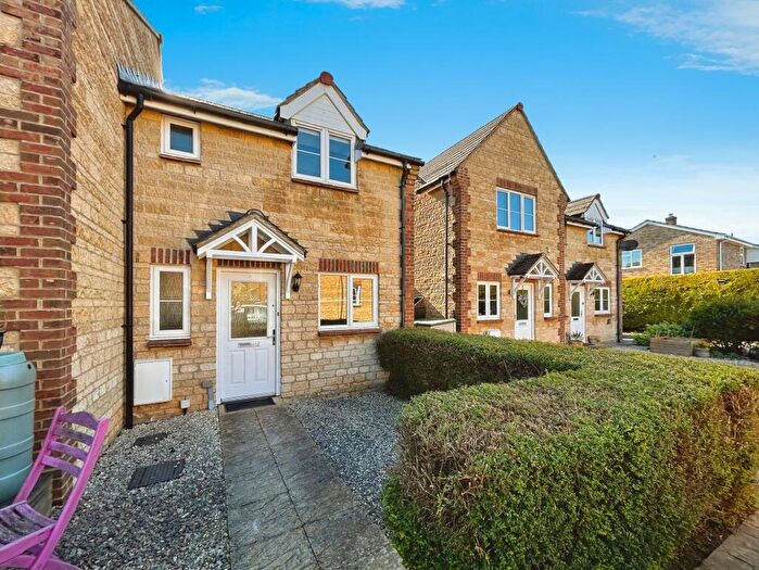 3 Bedroom Semi-Detached House To Rent In Kaye Court, Carterton, Oxfordshire, OX18